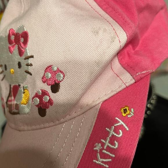 Hello kitty pink and white - Picture 3 of 6